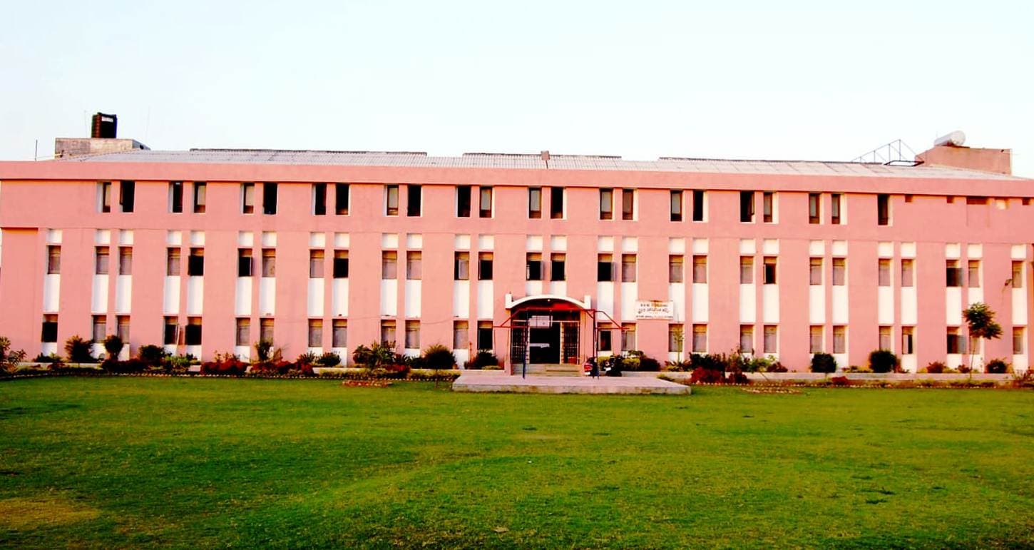 શેઠશ્રી ગિરધરલાલ મહિલા અધ્યાપન મંદિર(પી.ટી.સી. કોલેજ)