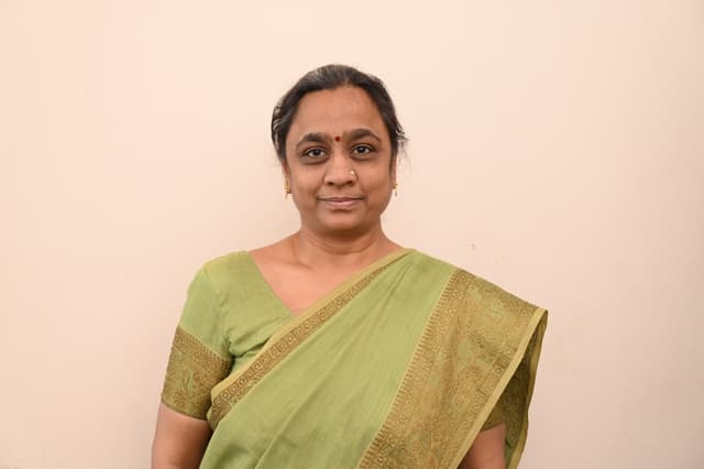 શ્રીમતી મીનલબેન ઇન્દ્રવદન કોન્ટ્રાકટર